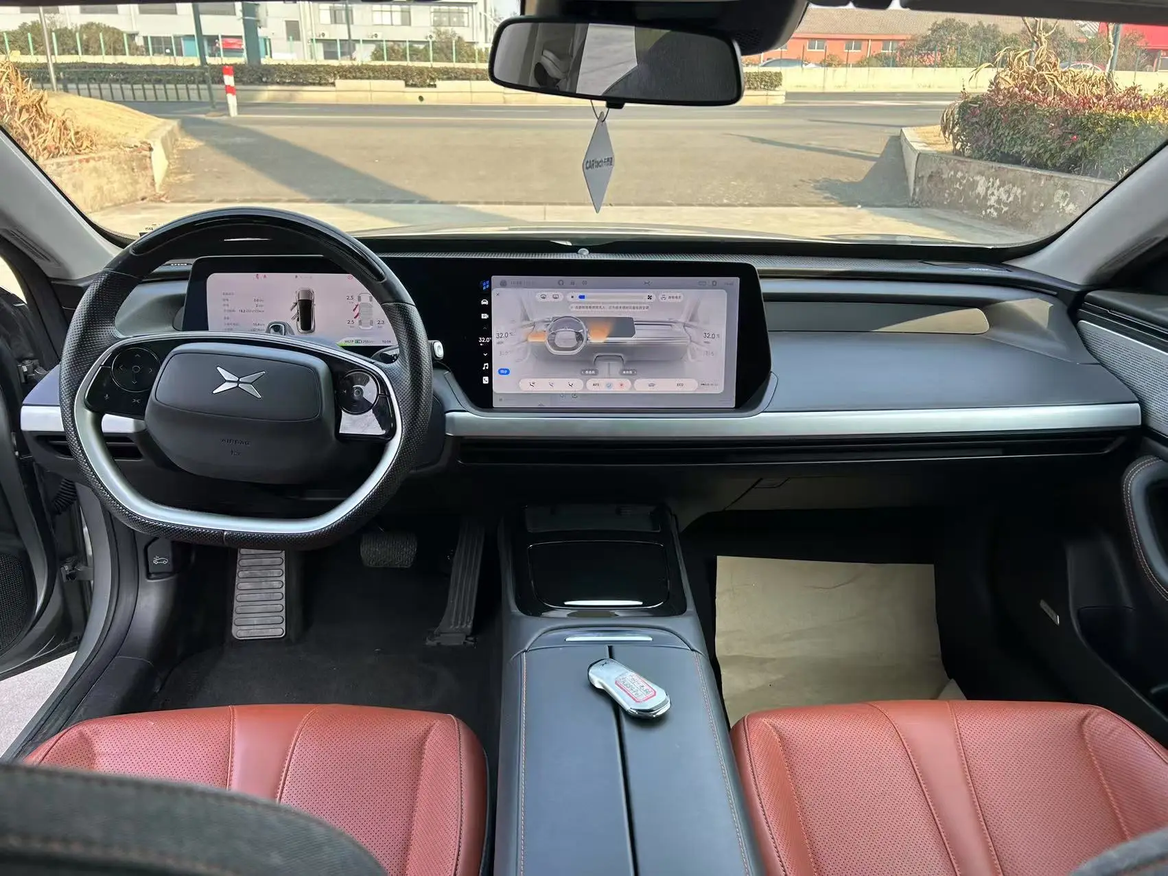 Xpeng P7, 2022 13
